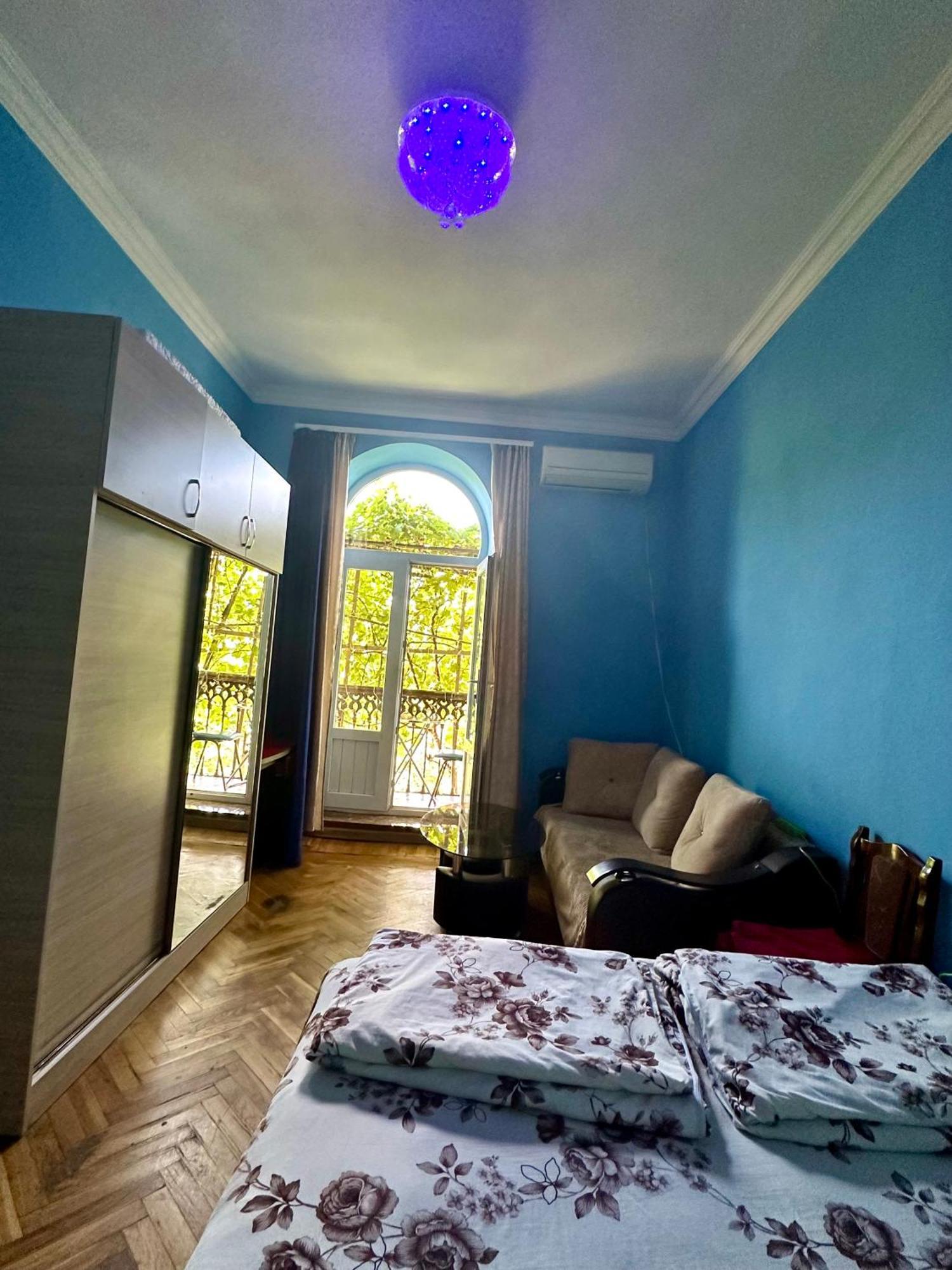 Karson Family Hostel & Guest House Ереван Экстерьер фото